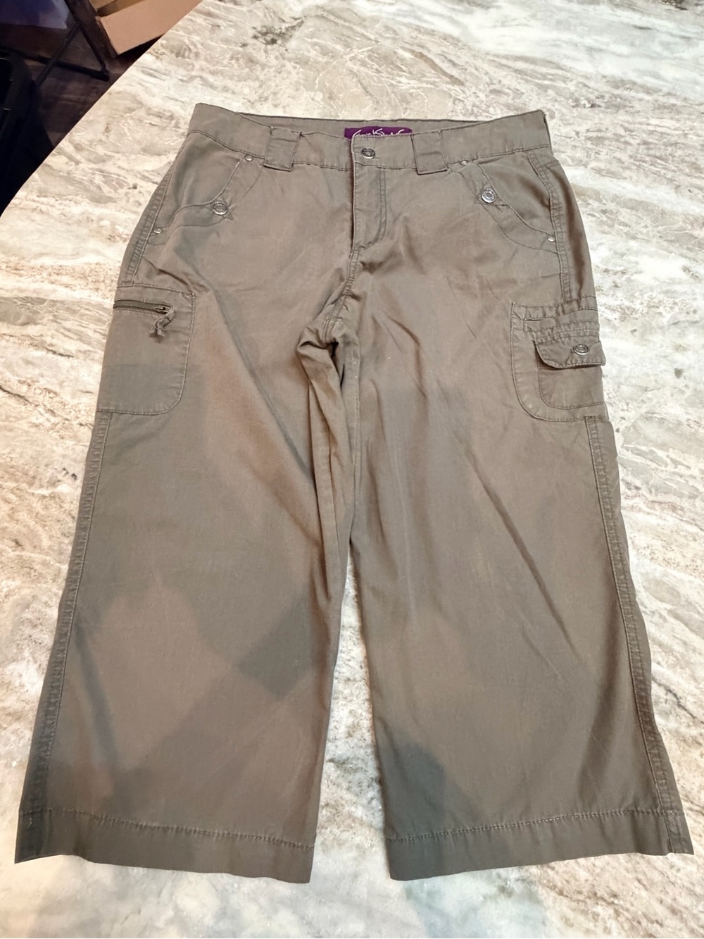 Gloria Vanderbilt Size 12 Khaki Cargo Capri Pants Utility Pockets Casual Cropped